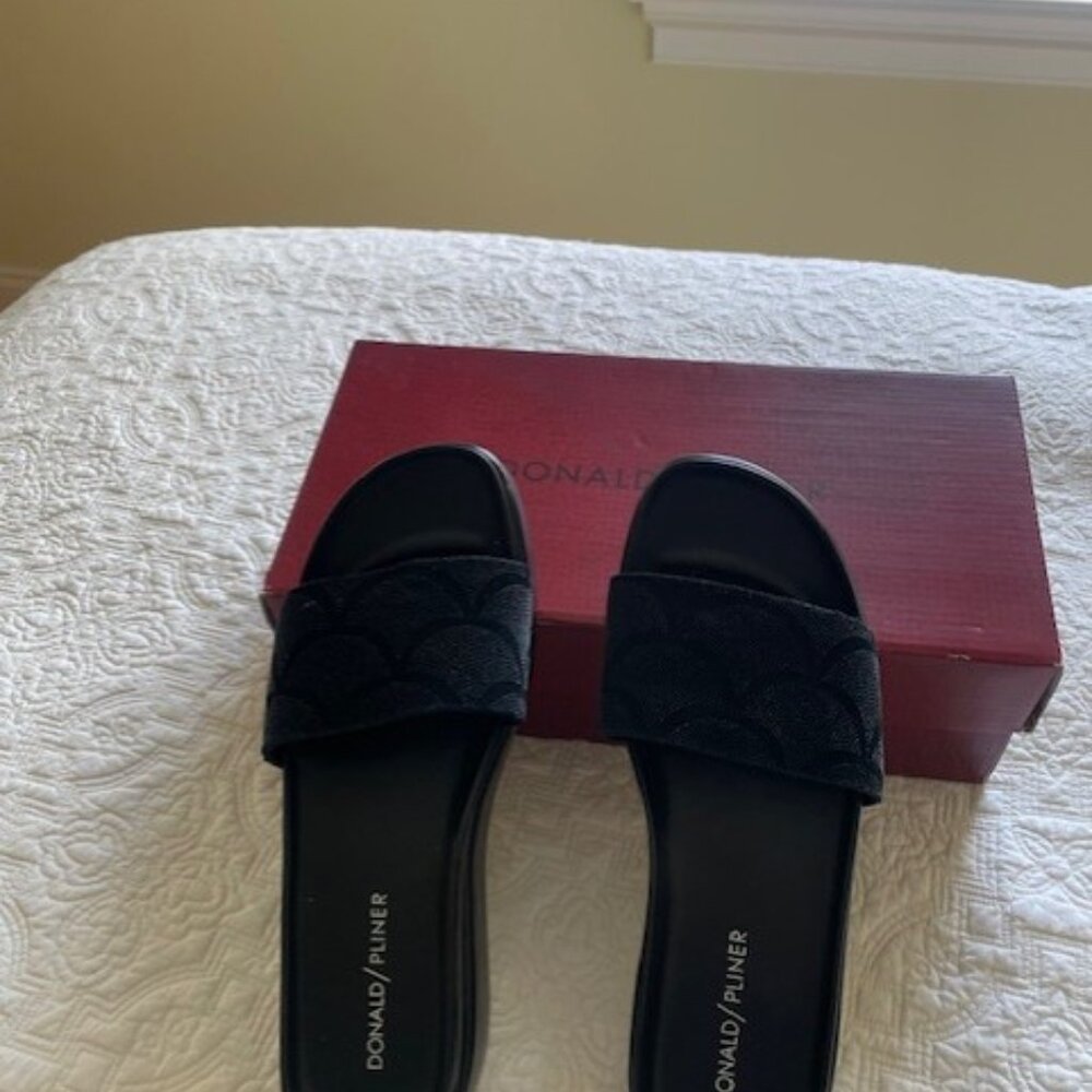 Donald Pliner Fiji Sandals